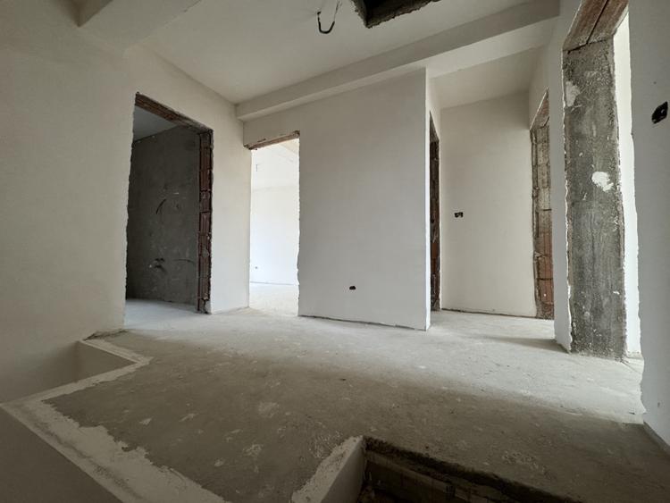 Duplex 4 camere, 115 mp utili, P+Etaj, 269mp teren - zona ESO Giroc