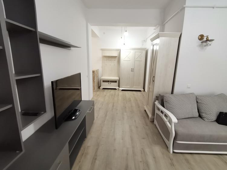 INCHIRIEZ ap. 3 camere de lux,zona Doamna Stanca