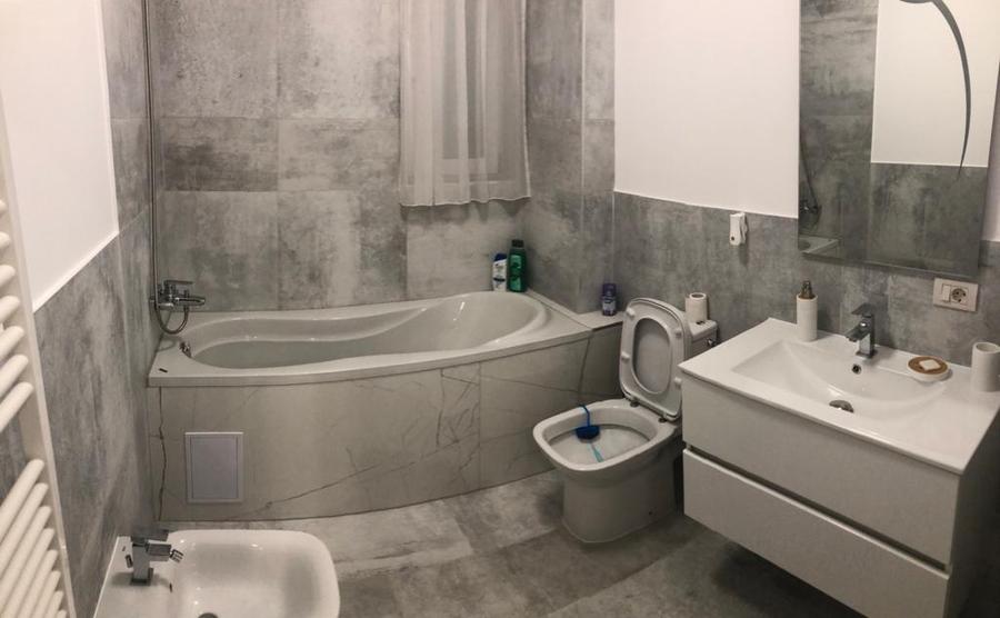 Apartament de inchiriat , 4 camere ,90 mp, zona Radauti