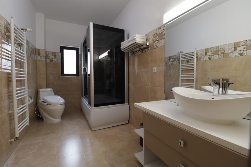Sinaia – Furnica – Vilă construită în 2020 – 550 mp, 9 camere, langa Telegondola