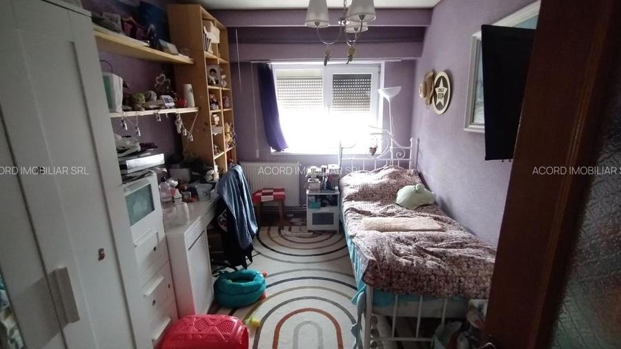 Apartament cu 4 camere vis-a-vis de Biserica Alba