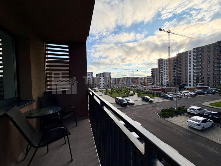 Apartament spatios 3 camere decomandat, parcare, zona Coresi, 3-6 luni