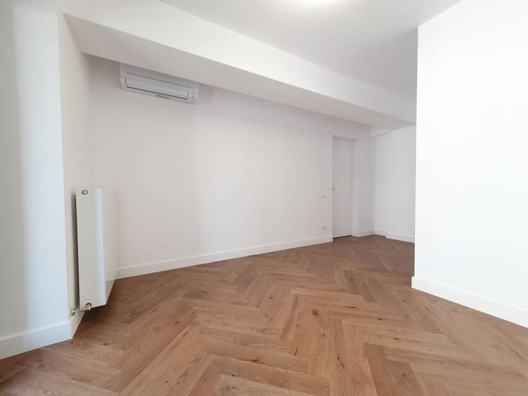 Penthouse tip duplex cu 5 camere, Jandarmeriei langa padure, 3 parcari incluse