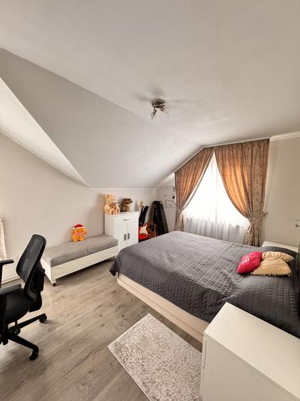 Vilă spațioasă cu 6 camere – Cartierul Viena, Oradea