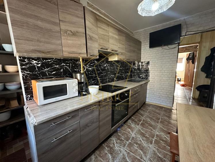 Apartament spatios cu 4 camere | Zona Sagului