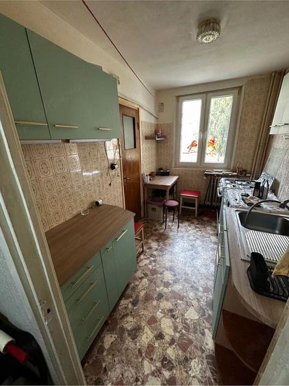 Apartament 3 camere, Bld. Brancoveanu. Decomandat.