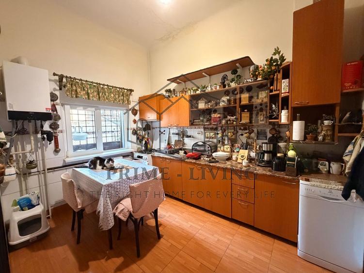 APARTAMENT PARTER + DEMISOL LA VÂNZARE ÎN ZONA VICTORIEI