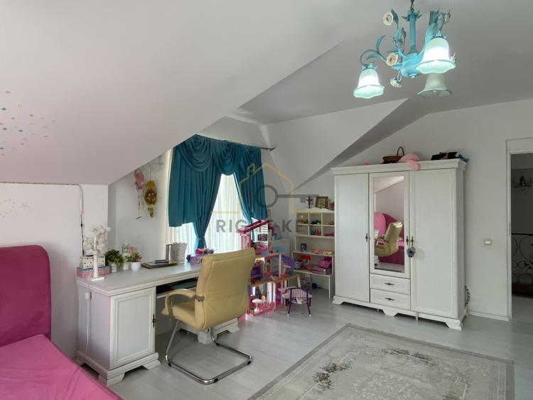 Vila moderna – toate utilitatile, gradina, garaj, foisor, STB!