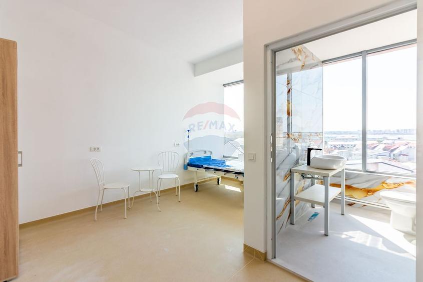 Închiriere activ complet: policlinică, cămin seniori & catering