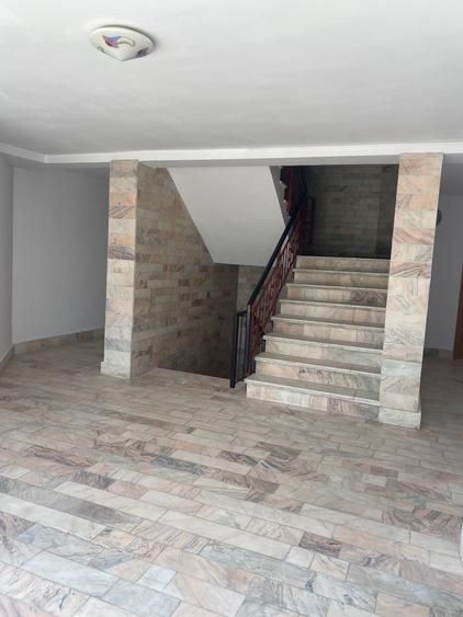 Vilă spațioasă  cu 12 camere de  închiriat situată în localitatea Eforie Nord