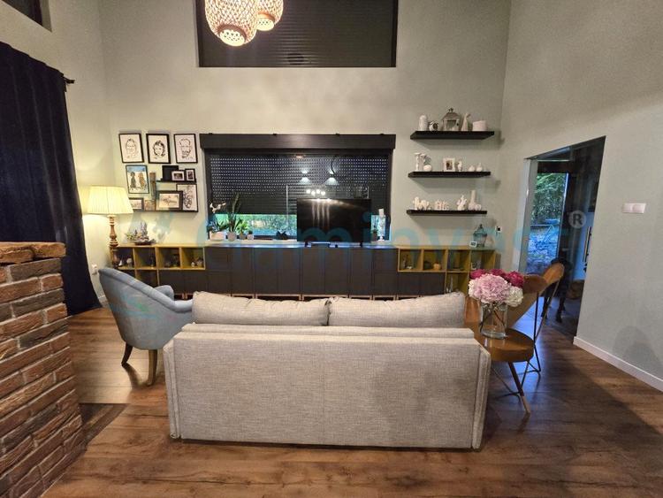 Casa exclusivista cu 5 camere de vanzare,Oradea,Bihor