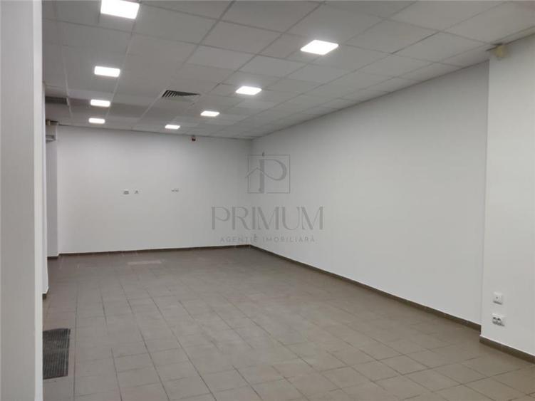 Spatiu comercial - centrala proprie - zona excelenta - trafic pietonal - 2 acce