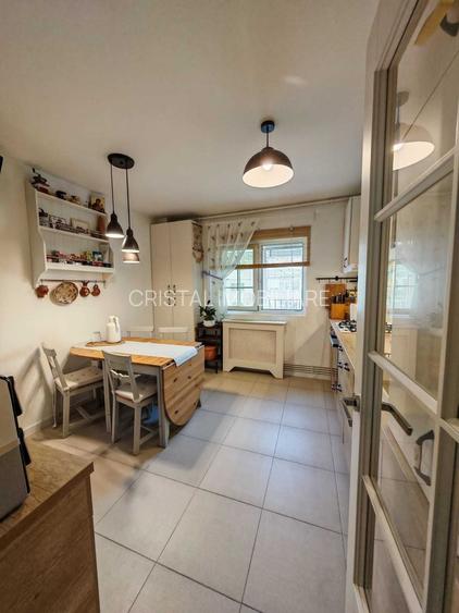 Apartament luminos 2 camere. Zona Tineretului. Cu  Centrala. Loc Parcare. - 3