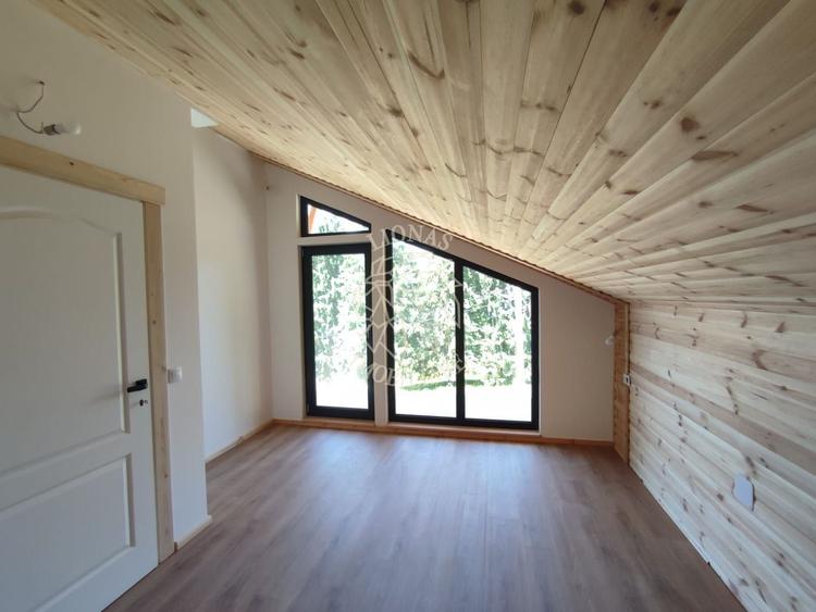 Cabana Noua 3 camere cu acces la Lac-teren 300 mp-terasa-Colibita