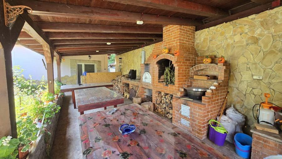 De vânzare casa str Șoimoșeni