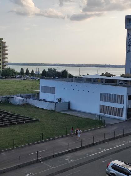 STUDIO de lux - in zona cluburilor Mamaia