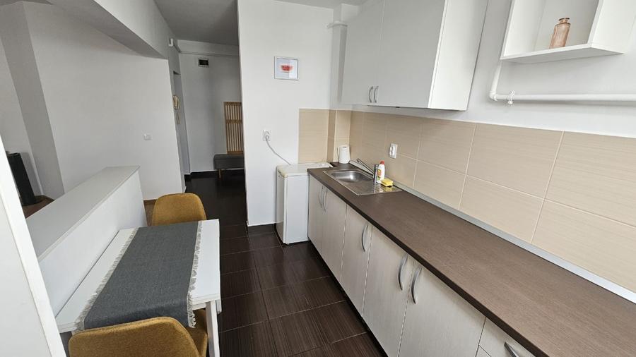 Apartament 2 camere, de inchiriat, parcare inclusa, Str Sesul de  Sus