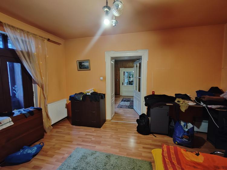 Casa 3 camere libera la vanzare CRISTIAN