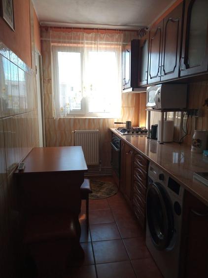 Inchiriez apartament 2 camere Micro 20