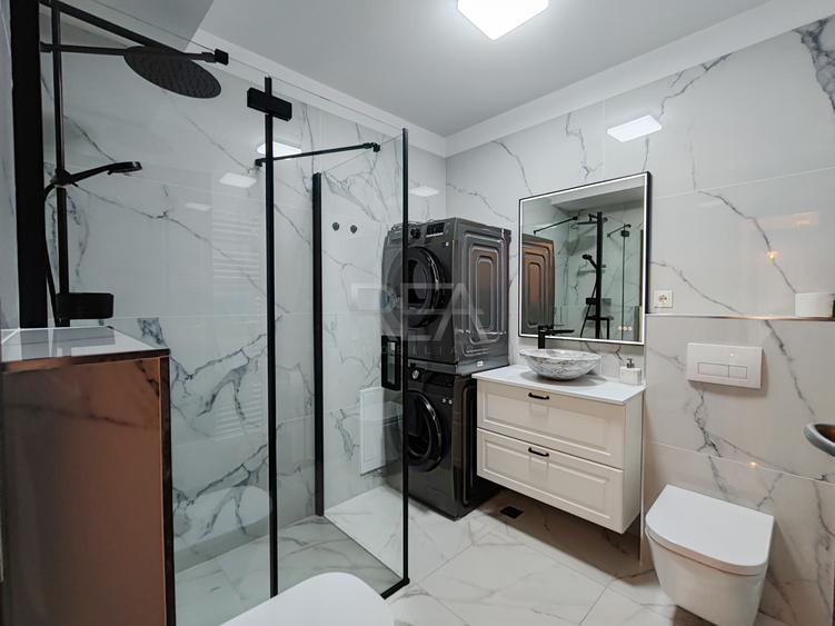 2 camere, et 2/11, 66 mp, parcare-Moghioros Park