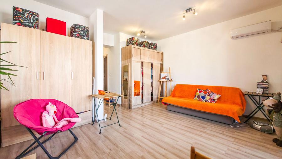 Garsonieră modernă, mobilată și utilată complet – Str. Moinești nr. 63