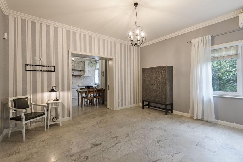 Proprietate in vila cu 2 familii, 4 camere, garaj, finisaje moderne
