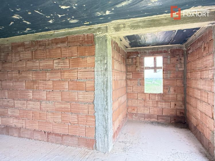 Duplex intreg 8 camere, LA ROSU, de vanzare in Sacalaz, la intrare - 16