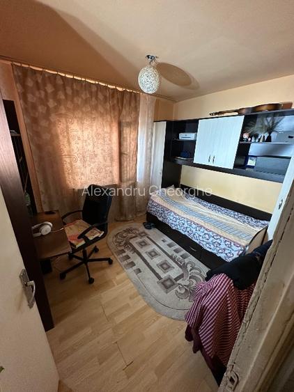 Apartament 3 camere decomandat de vânzare,strada Tudor Vladimirescu,bloc B17,sc. - 6