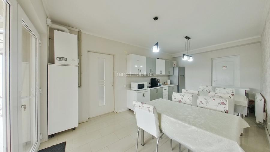 Pensiune cu 10 camere + spațiu comercial inclus pe Calea Radnei - 8