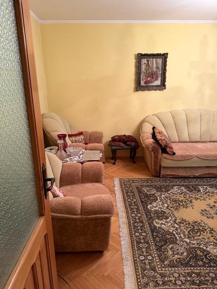 Apartament 3 camere de vanzare