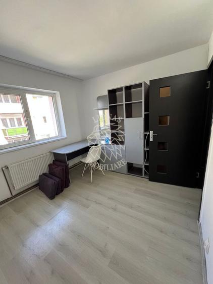 Apartament 3 camere 67 mp-balcon-etaj 3-Zona Andrei Muresanu