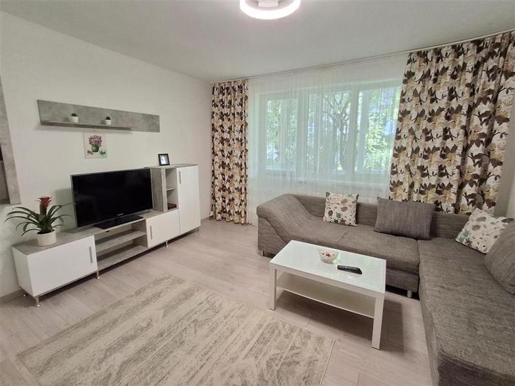 Apartament 3 camere decomandat balcon zona B-dul Mihai Viteazu
