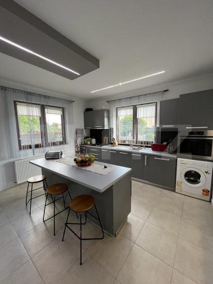 Casa cu 4 camere, 150 mp, teren 1000 mp, zona Bercu Rosu