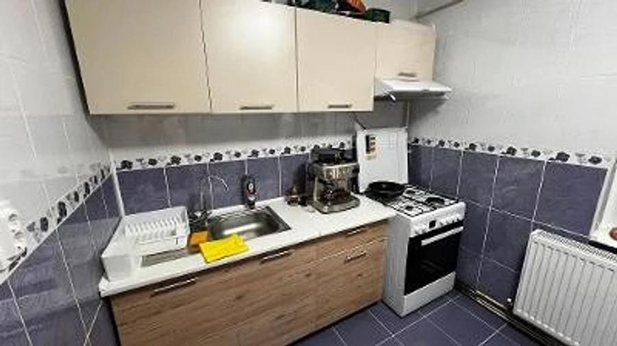 Apartament cu 3 camere, 2 bai, DECOMANDAT, zona Nicolina
