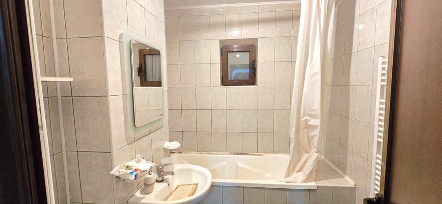 Apartament 3 camere decomandat, CT, tamplarie PVC, balcon, Galata