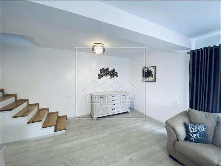 Casa moderna, cu 4 camere si teren de 220 - Selimbar