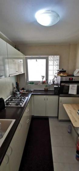 PALAS !! Apartament 3 cam decomandat foarte ingrijit.