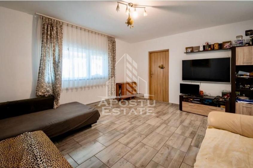 Casa individuala de vanzare, 190 mp, teren 650 mp, zona Sanandrei