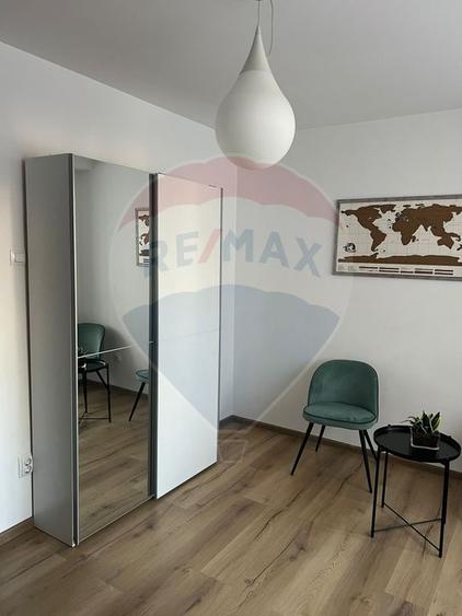 Apartament cu 3 camere de vanzare în zona Stirbei Voda