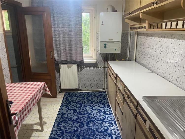 Apartament 3 camere , zona supermarket Lidl (fosta Autogara)et 1 din 3 , 81 mp , - 18