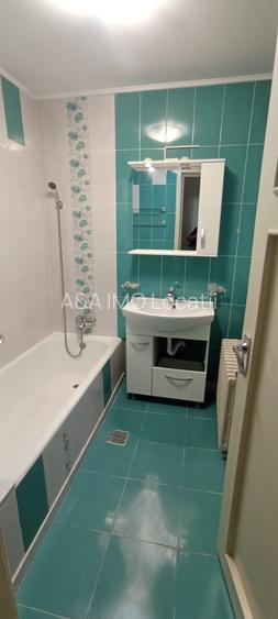 Apartament 4 camere in cladire interbelica Universitate 5 ' mers pe jos