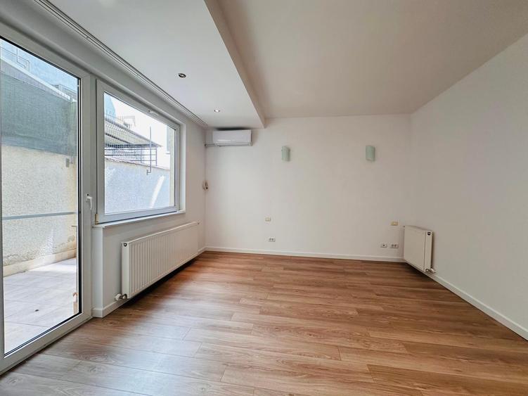 4 Camere - Dorobanti || Parter Înalt || Curte