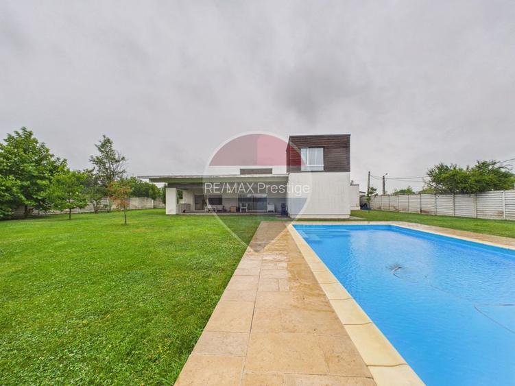 Casă / Vilă de vanzare,piscina/teren tenis - 23