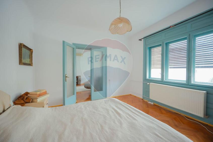 Casă cu teren 360 mp, central, zona Bd. Dacia, Canonicilor, vânzare