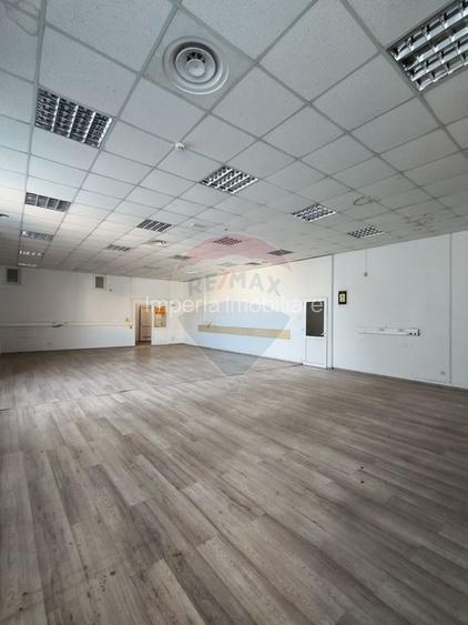 Spațiu de birouri de 2,100mp de închiriat - 17