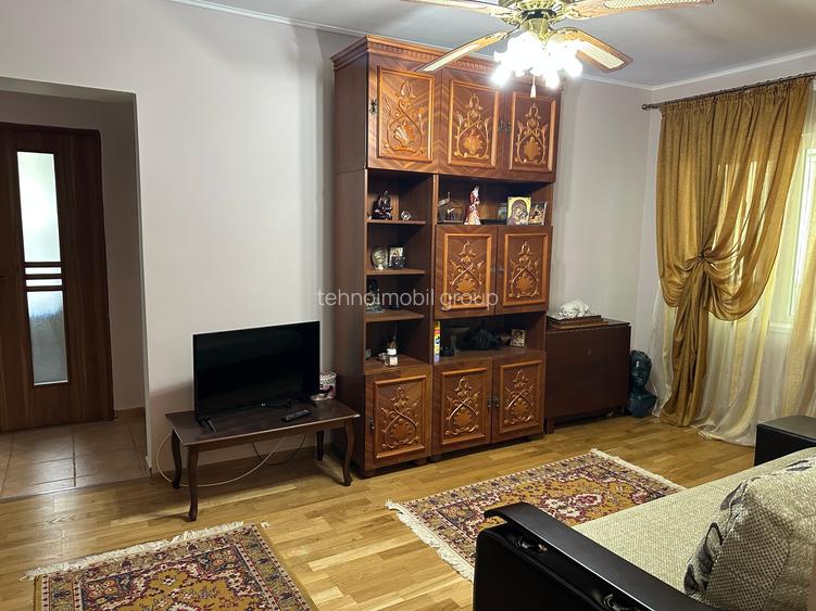 Mobilat / Utilat - Etaj 2 / langa Scoala nr.7/ LIDL - 3