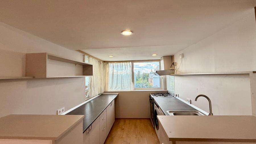 Apartament 3 camere de închiriat, zona 1 Mai - 9