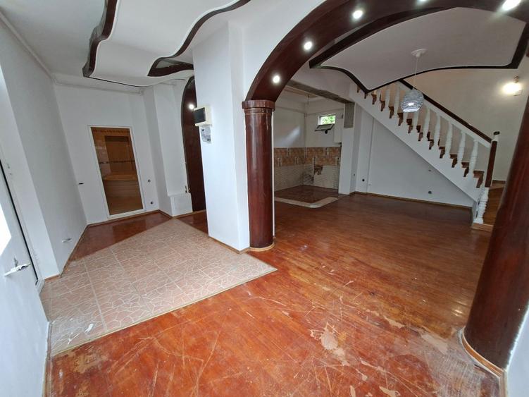 Piata Unirii, Calea Calarasilor, Hala Traian, PROPRIETAR, vand casa P+M, 4 cam.
