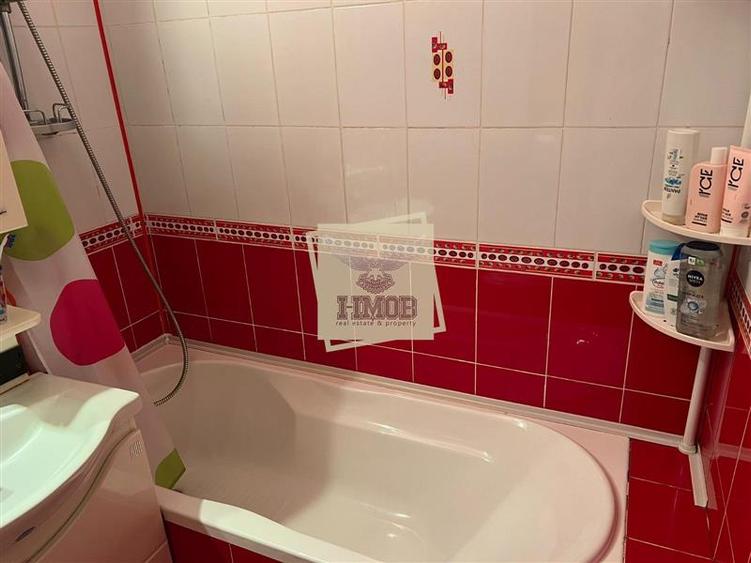 Apartament cu 3 camere decomandat cu balcon in Vasile Aaron