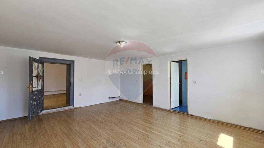Proprietate unică | Teren 1.157 mp |Multiple clădiri | Centru Zărnești - 22